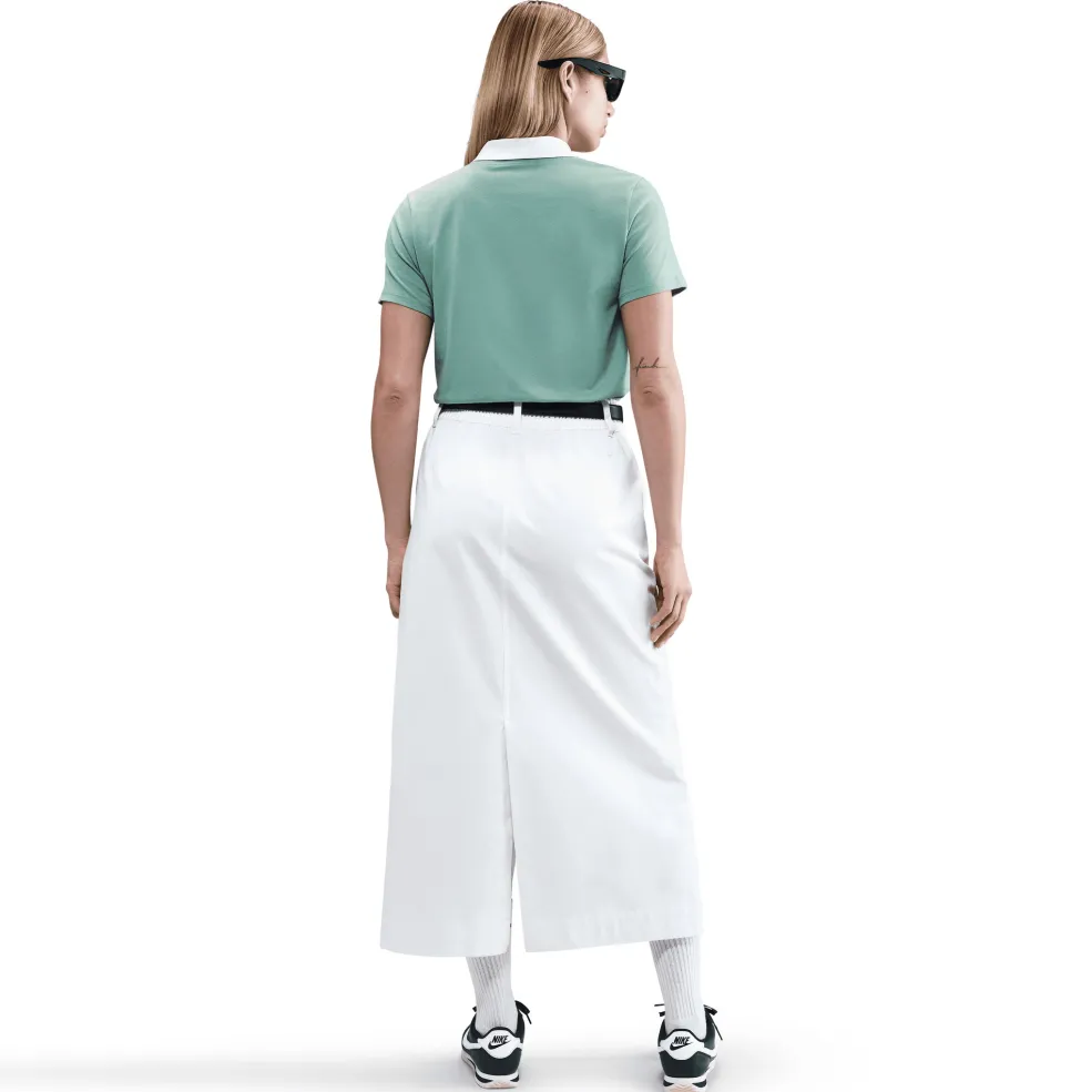 Nike Sportswear Club Essentials shirt dames cannon