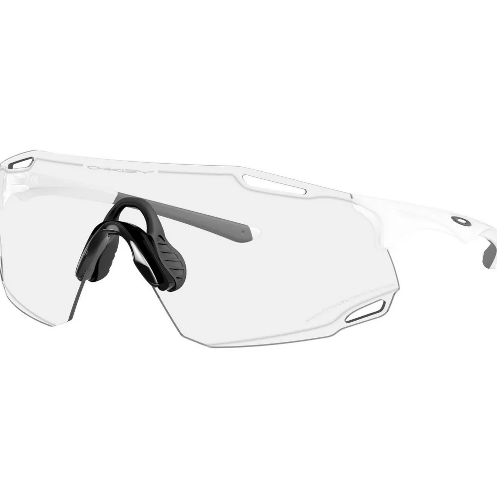 Oakley Cybr Dyno zonnebril clear to black iridium photochromic matte white
